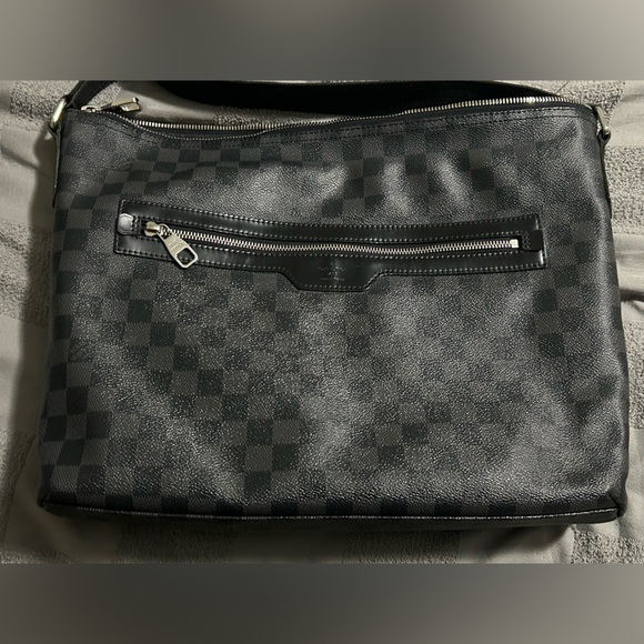 Louis Vuitton Damier Graphite Mick MM - Picture 2 of 9